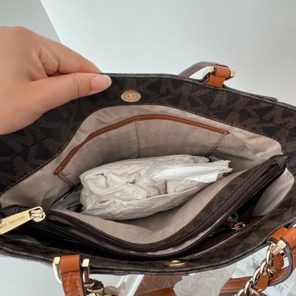 NWT Michael Kors Harper Tote with Drop Chain - Picture 13 of 15